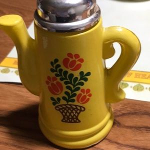 Vintage 70’s collectible Avon yellow bottle shaped like teapot